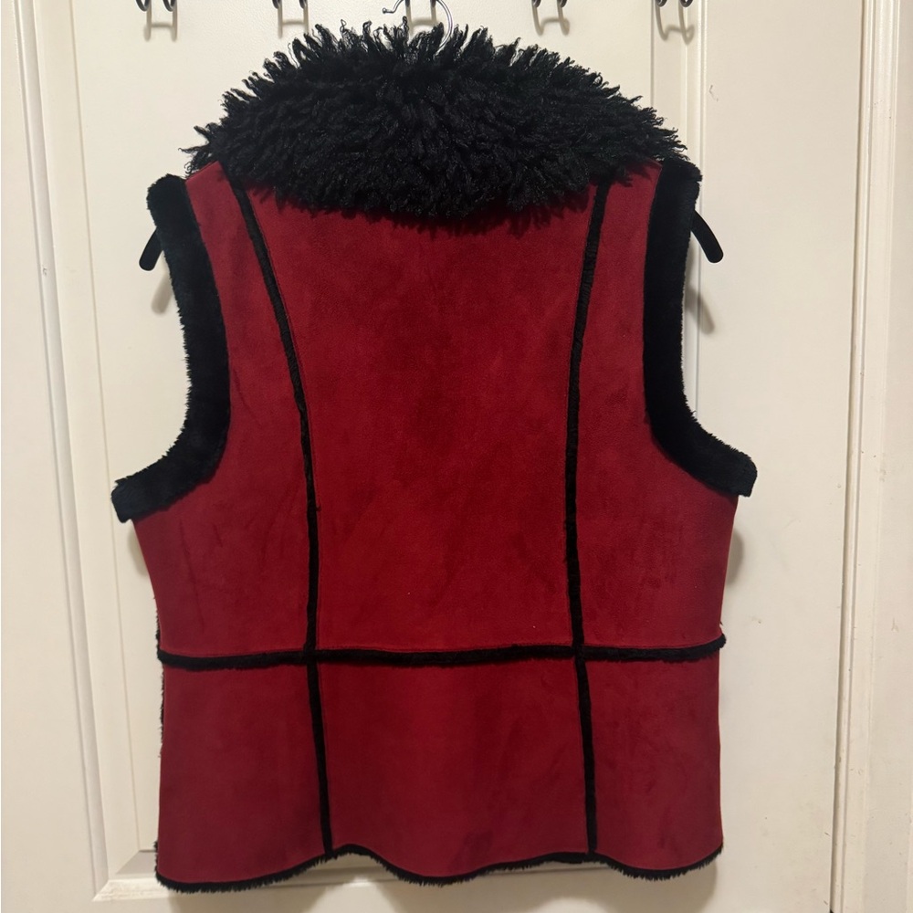 NOVELTI Suede Vest With Faux Fur Collar & Toggle Closure Size L - Picture 2 of 10